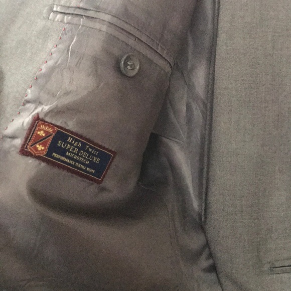 Men’s suit - Picture 2 of 4